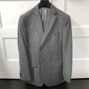 Banana Republic Men’s Tailored Fit Suit